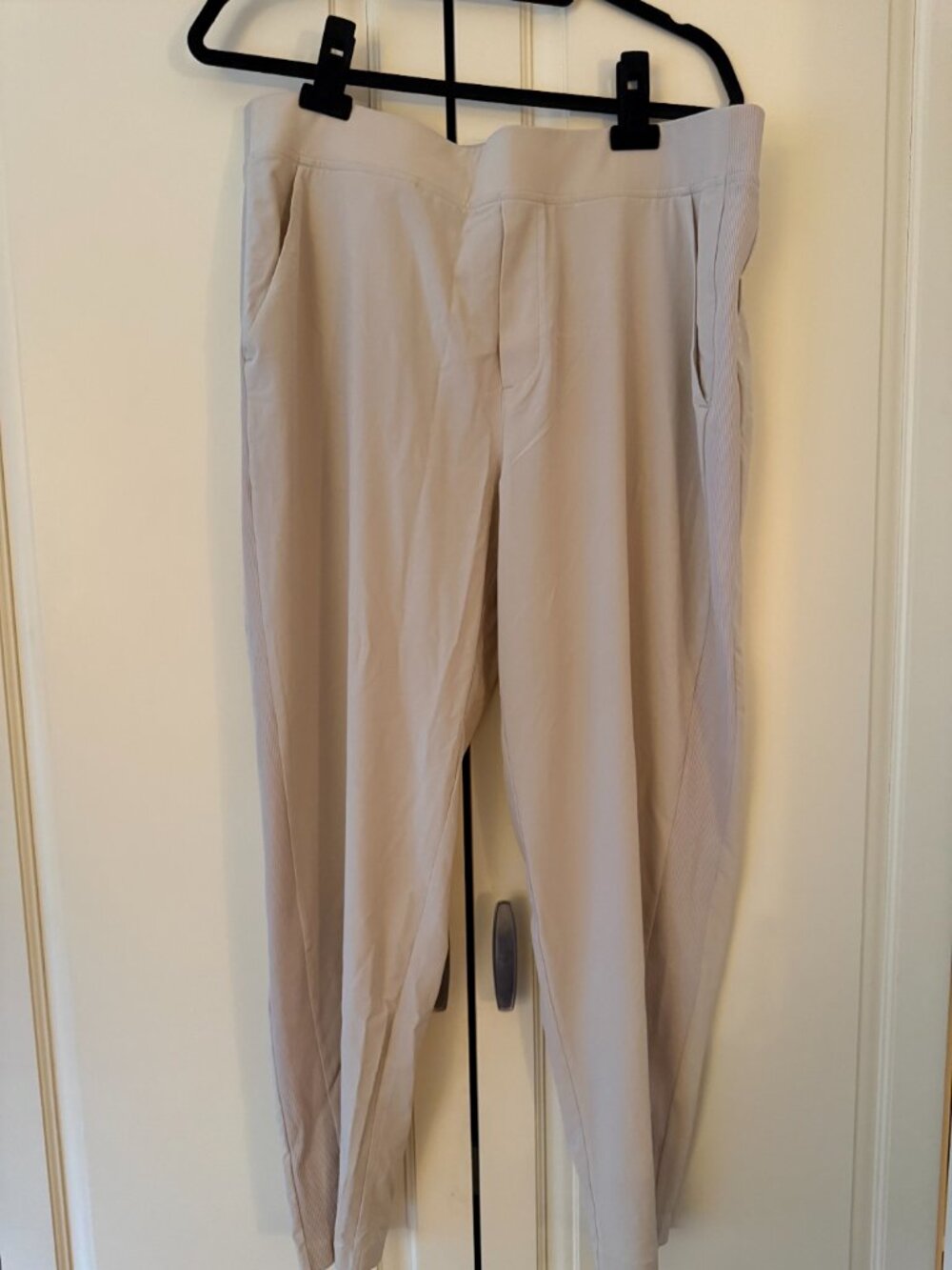 Athleta Lightweight travel pants, Cream, Rear Zip pockets, Size 16, NWOT